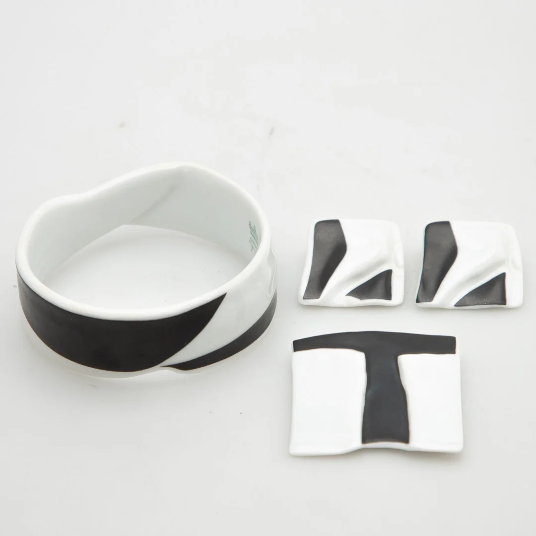 JOHANN VAN LOON (1934 ROTTERDAM - 2020 BREDA). Dreiteilige Schmuckgarnitur, Rosenthal, vor 1979 (3). — Jewellery Suites — Stockholms Auktionsverk Hamburg