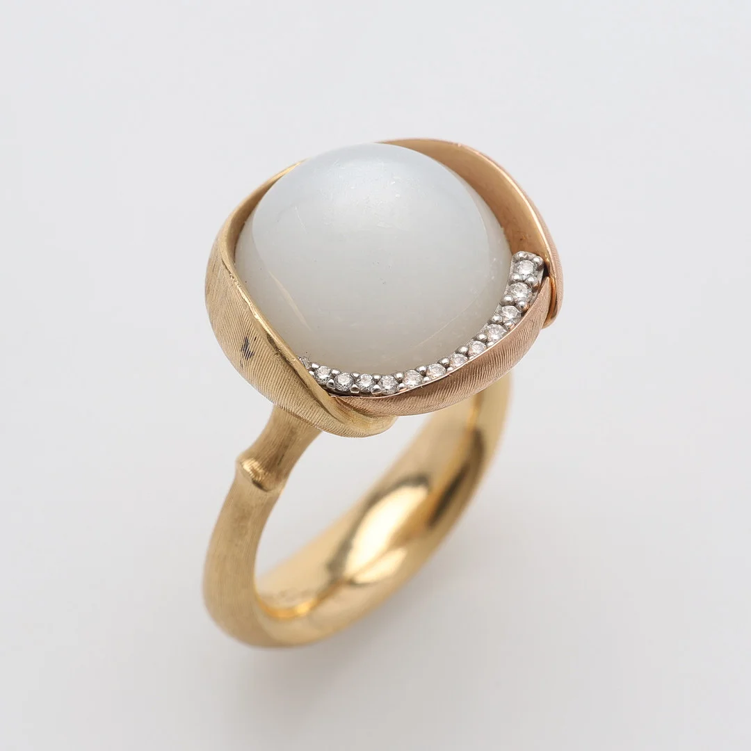 CHARLOTTE LYNGGAARD. RING, "LOTUS RING 3", FÖR OLE LYNGGAARD. — Rings — Crafoord Auktioner Lund