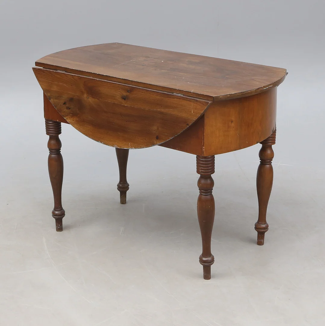 KLAFFBORD. — Tables — Kalmar Auktionsverk