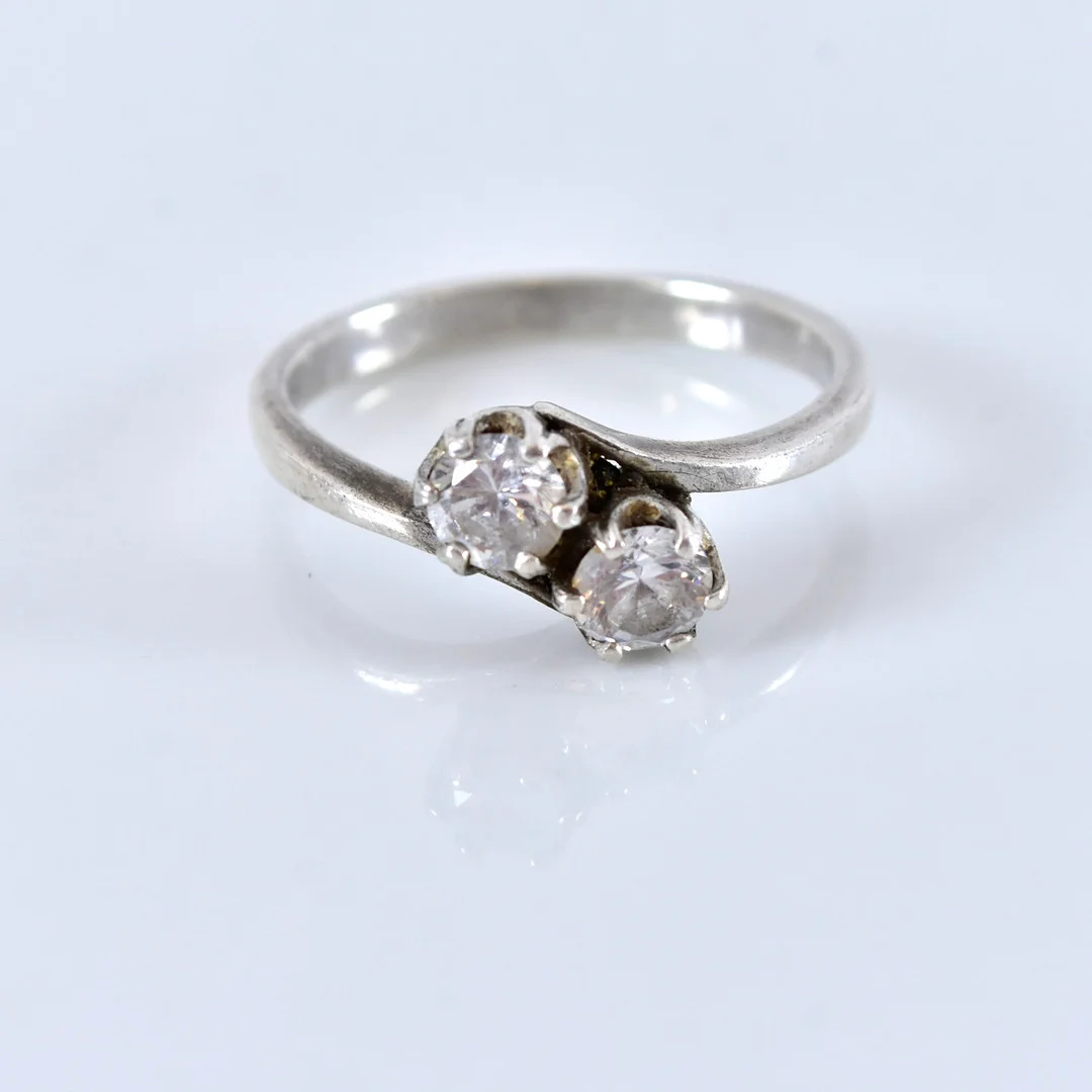 SYSKONRING, sterlingsilver. — Rings — Halmstads Auktionskammare
