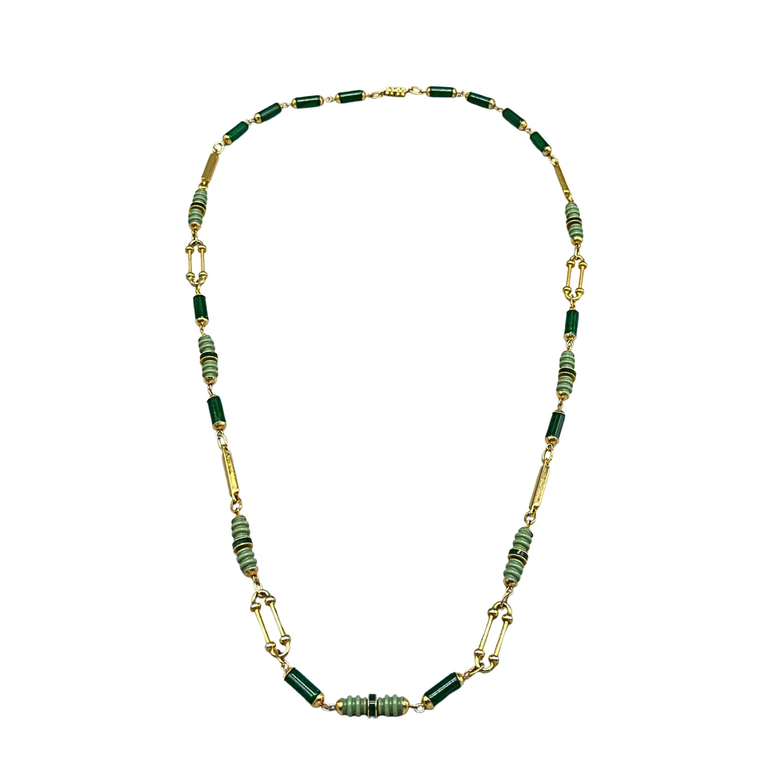 GLIEDERKETTE BESETZT MIT JADE-ELEMENTEN UND SCHRAUBVERSCHLUSS. — Necklace — Auktionshaus Stuber's Hammerschlag
