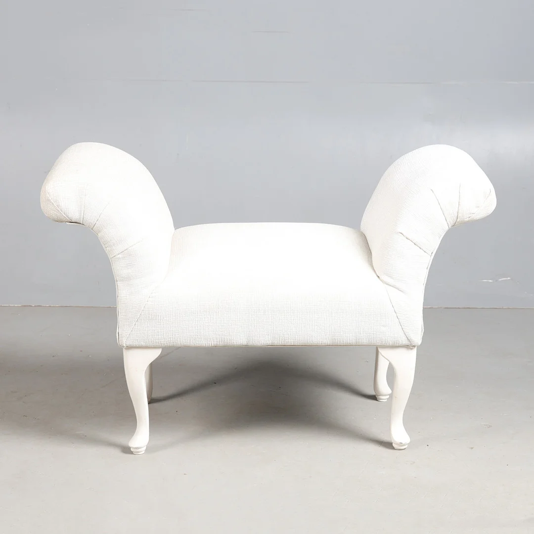 A 20TH CENTURY UPHOLSTERED WINDOW SEAT. — Sofas & Seatings — Bishop & Miller
