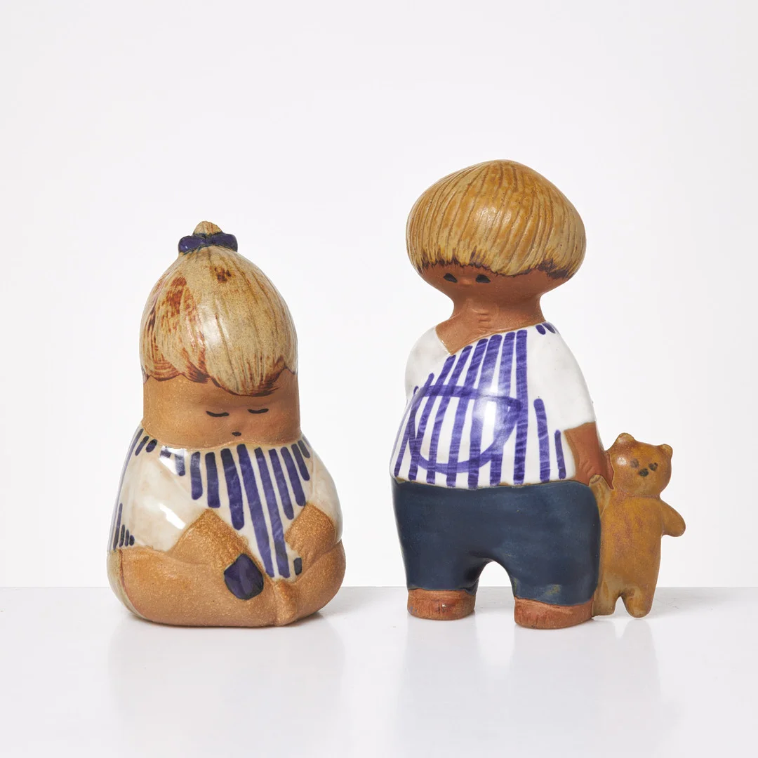 LISA LARSON. "Johanna" och "Malin", glaserat stengods, Gustavsberg. — European — Stockholms Auktionsverk Sickla