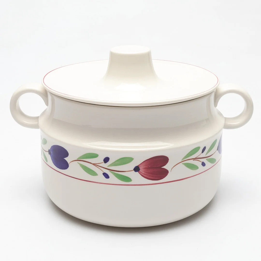 STIG LINDBERG. TERRIN, med lock, keramik, Gustavsberg, Leksand. — Tableware — Gomér & Andersson Linköping