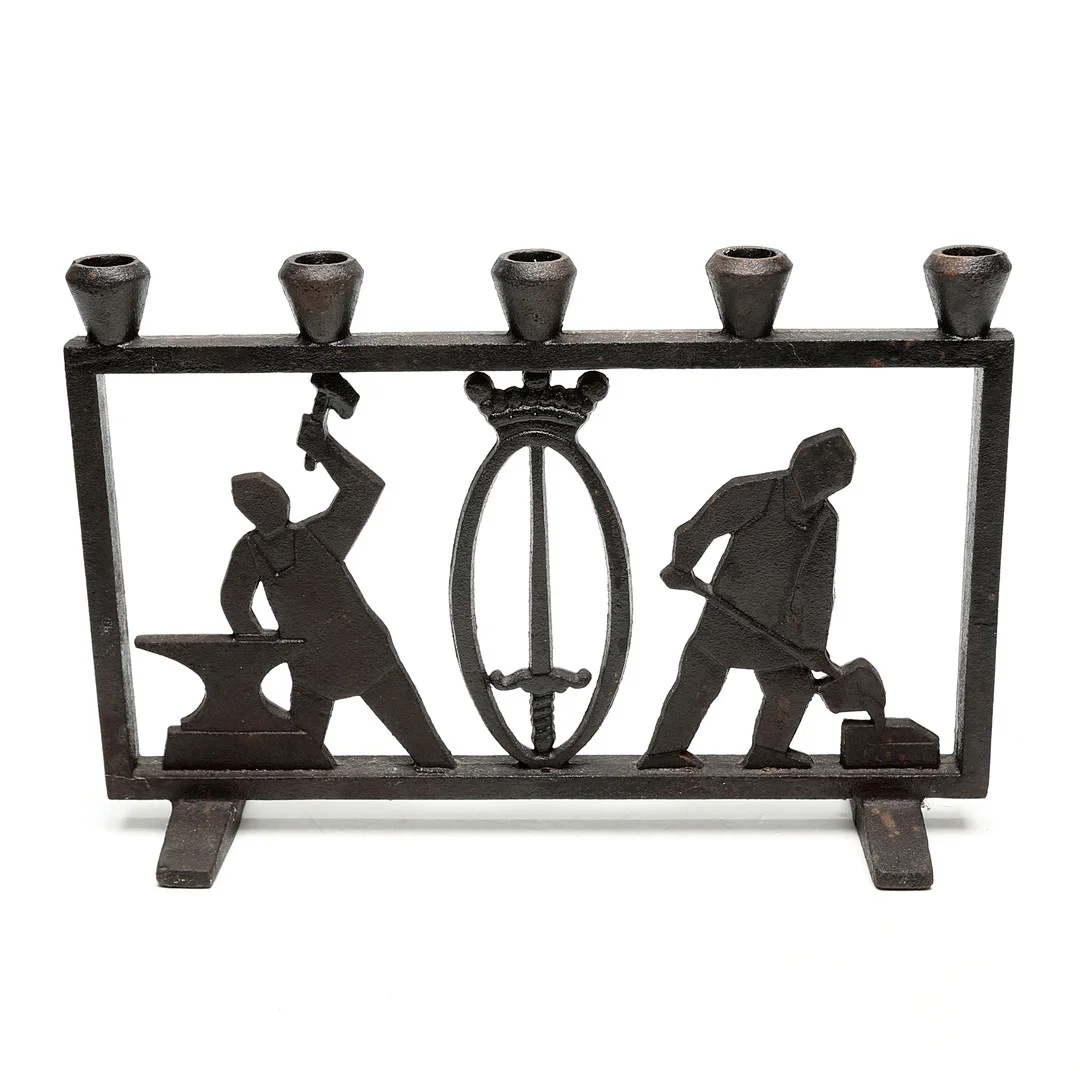 LJUSSTAKE, gjutjärn. — Candlesticks — Kalmar Auktionsverk