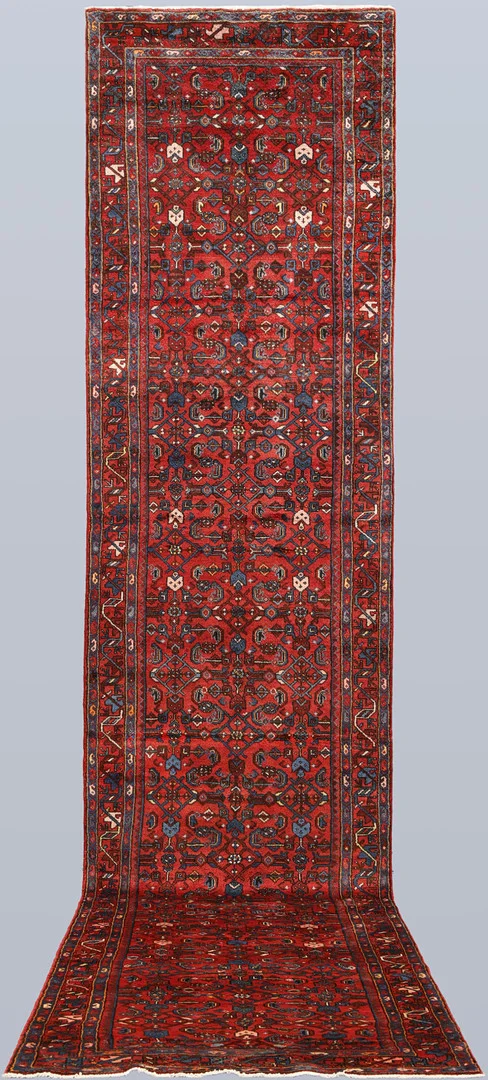 MATTA, "Hamadan", galleri, 505 x 112 cm. — Oriental Carpets & Textiles — Helsingborgs Auktionskammare