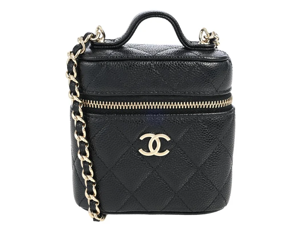 CHANEL, VÄSKA, Classic Vanity Mini Case, svart quiltat kaviarläder, guldfärgade beslag, 9,5x10x4 cm, hologrammärkt 31805357, cert, originalkvitto från 2022, dustbag. Excellent Condition. — Accessoarer/Väskor — Kaplans