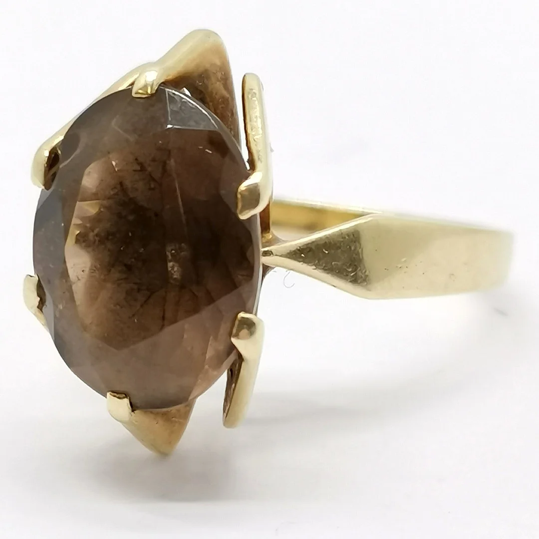 14CT GOLD QUARTZ STONE SET RING, STYALISED CLAW MOUNT. — Rings — Acreman St Auctioneers & Valuers
