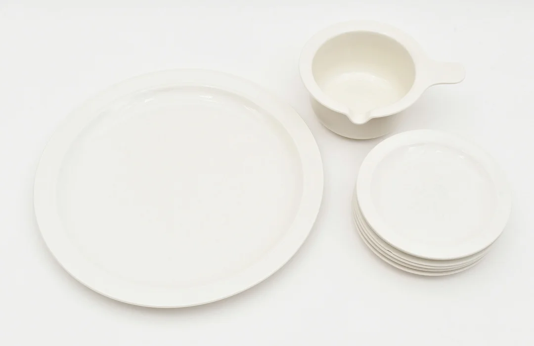 Arabia Finland Arctica & Harlekin. 8st delar. — Tableware — Connoisseur Bokauktioner