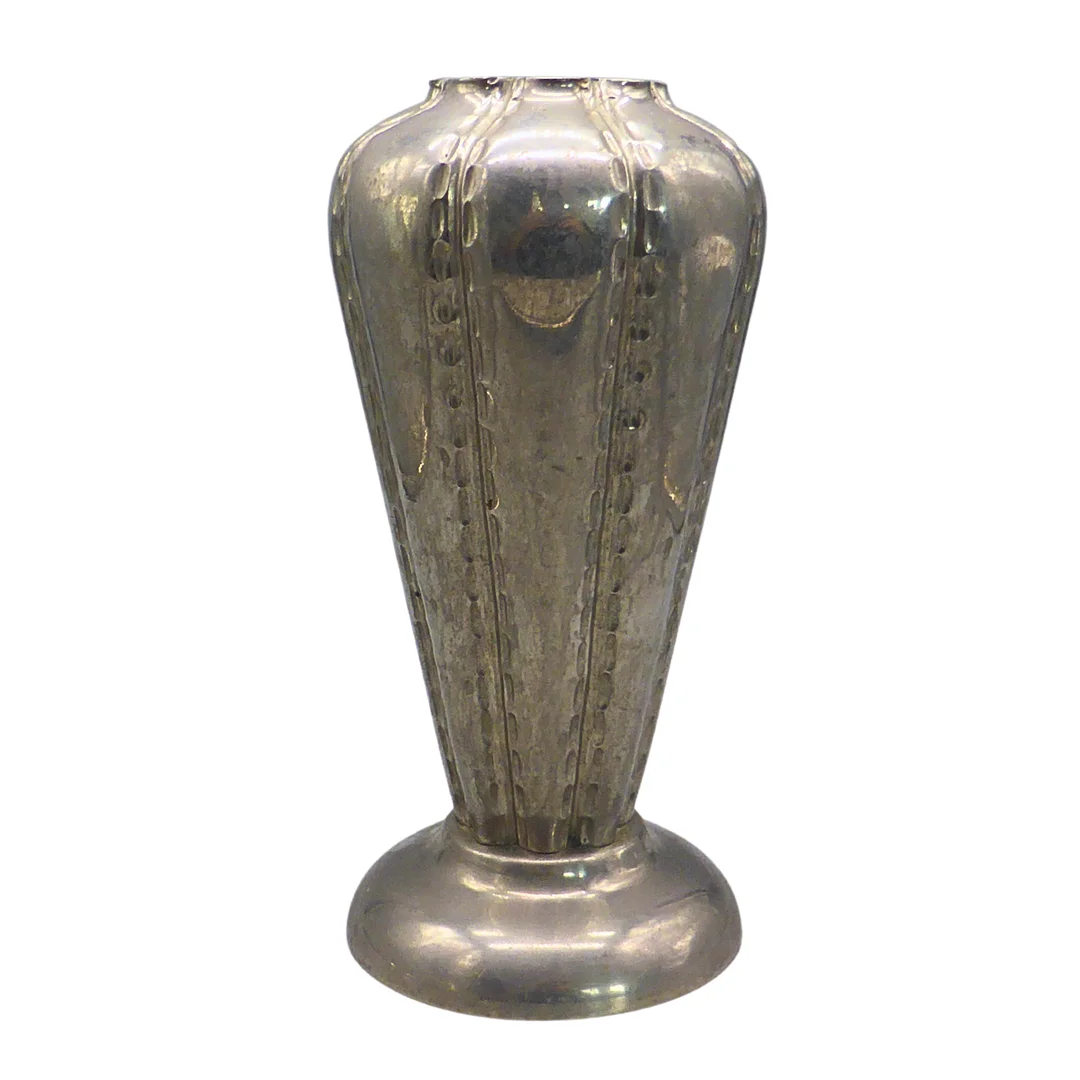 ART-DÉCO-VASE AUS METALL. — Other metals — Auktionshaus Stuber's Hammerschlag
