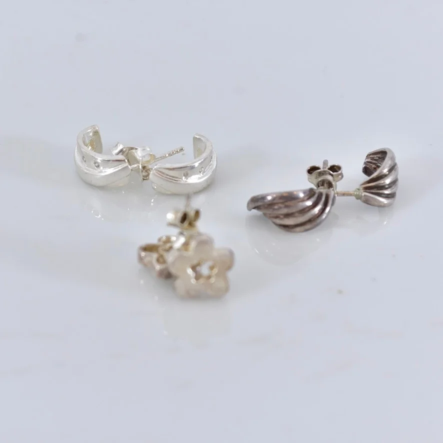 ÖRHÄNGEN, 3 par, sterlingsilver. — Earrings — Halmstads Auktionskammare