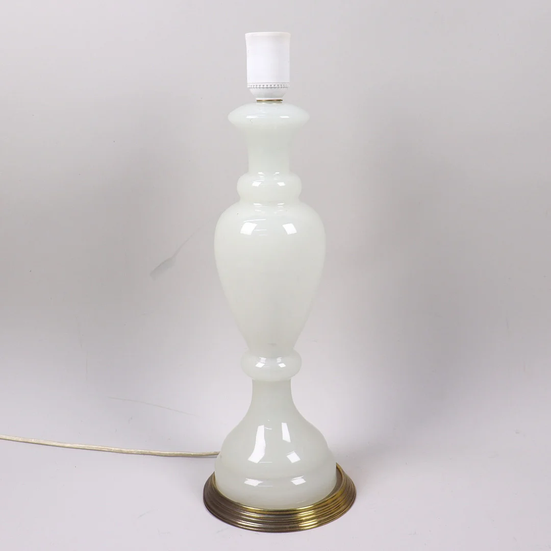 BORDSLAMPA, Fratelli Ferro, Murano, opalinglas med bas i mässing, Italien, 1900-talets mitt. — Floor lights — Markus Auktioner