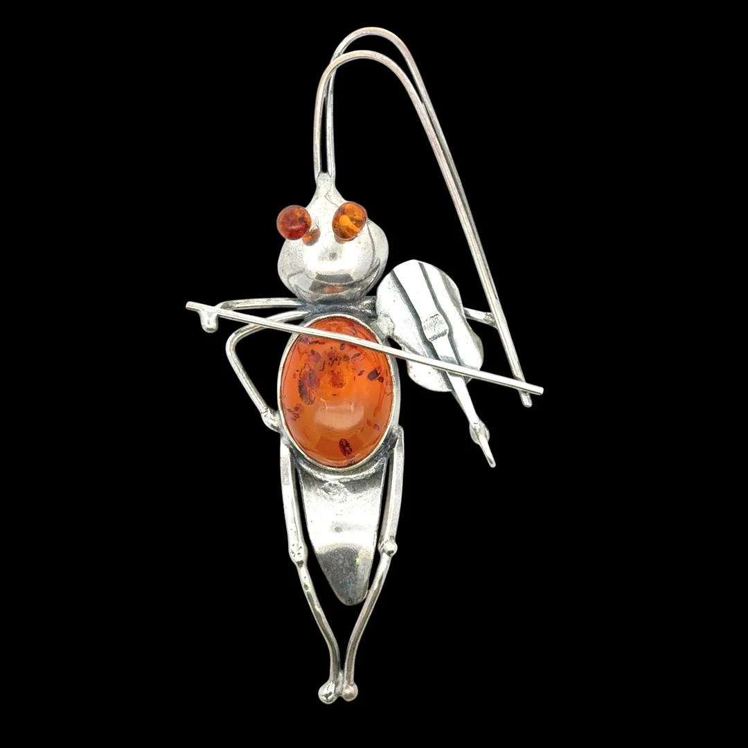 SILVER AND AMBER BROOCH. — Brooches & Pendants — Griffin’s Auctioneers