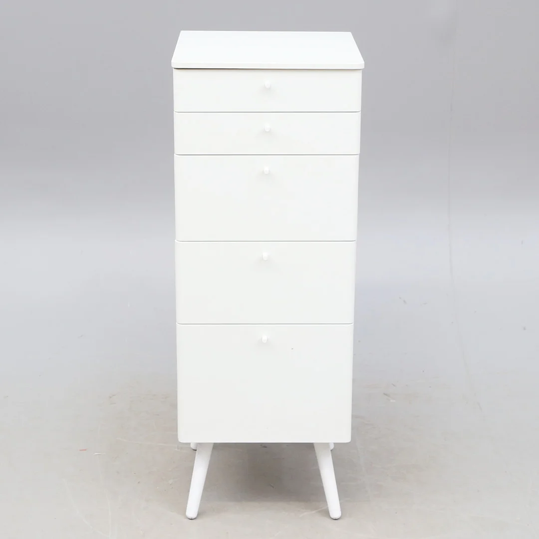 BYRÅ, vit, modern. — Chests of drawers — Kalmar Auktionsverk