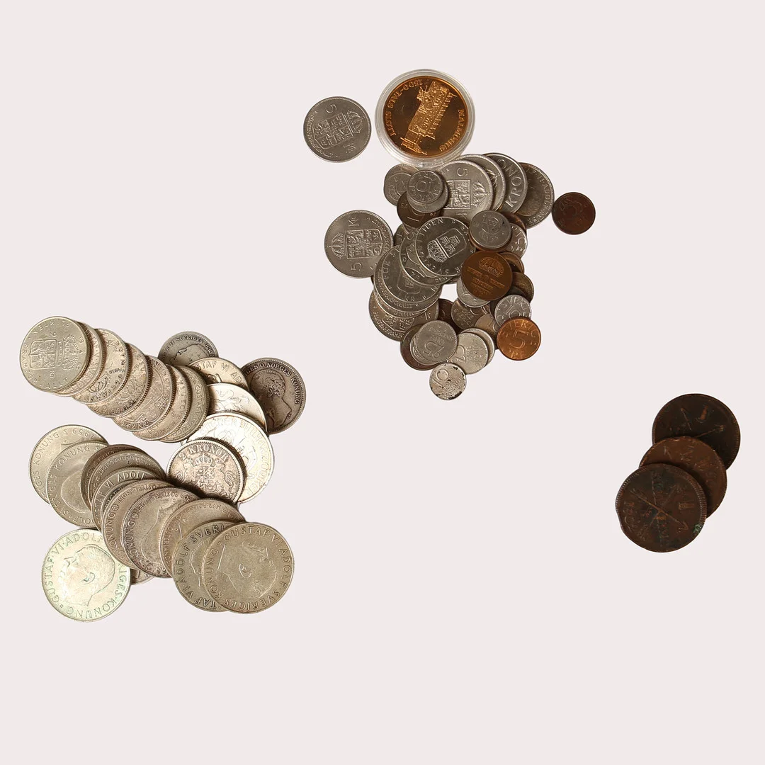 SILVERMYNT, silver, 40%, 80%, 92,5% samt ett One Ounce mynt, rent finsilver. Mestadels Oscar II - Carl XVI GustafSverige. Finvikt 302,6 gram. — Coins & Banknotes — Limhamns Auktionsbyrå
