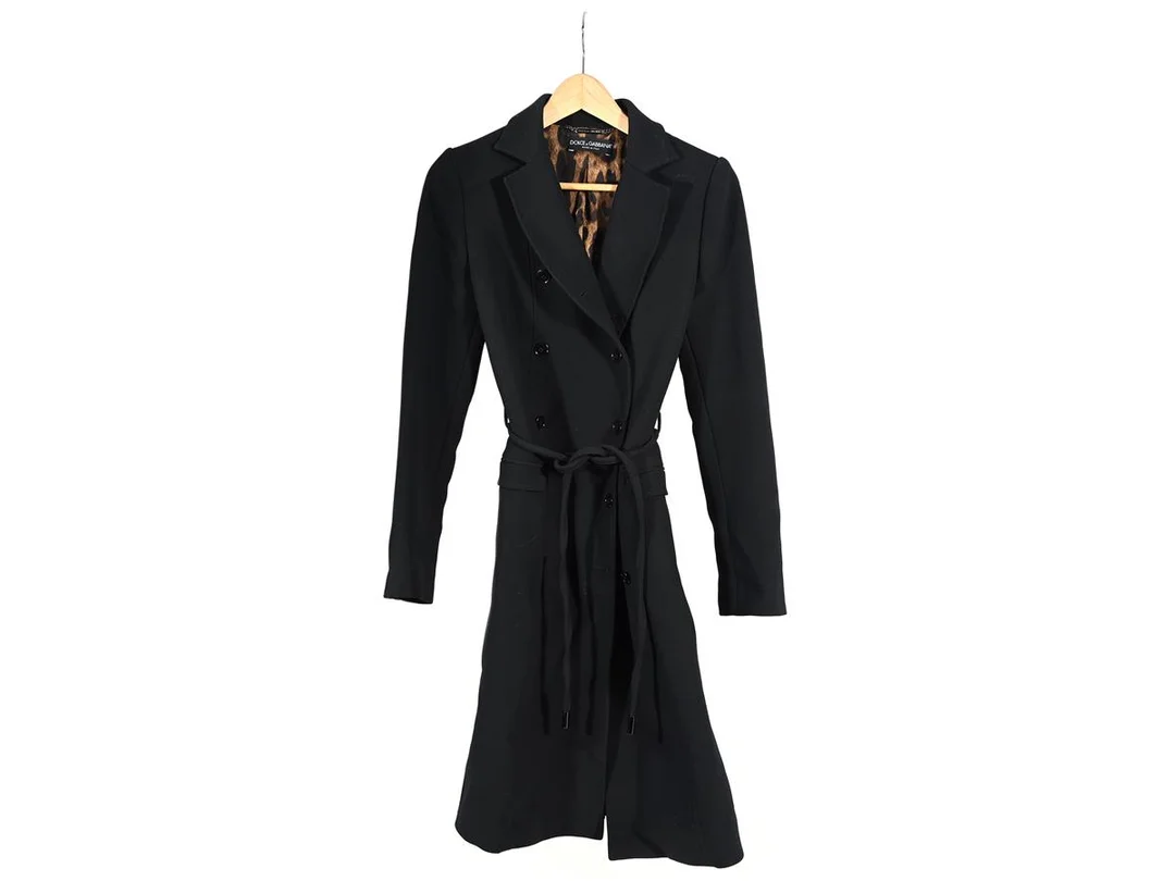 DOLCE & GABBANA, KAPPA, 100% virgin ull, svart, 84% cupro, 16% elastane, leopardmönster på insida, svarta knappar, stl 40 (liten i storlek liknar stl 36). Very Good Condition. — Kläder/Jackor — Kaplans
