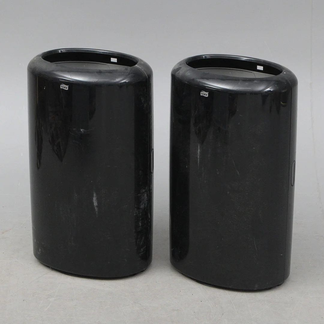 PAPPERSKORGAR, 2 st, plast, Tork. — Miscellaneous — Kalmar Auktionsverk
