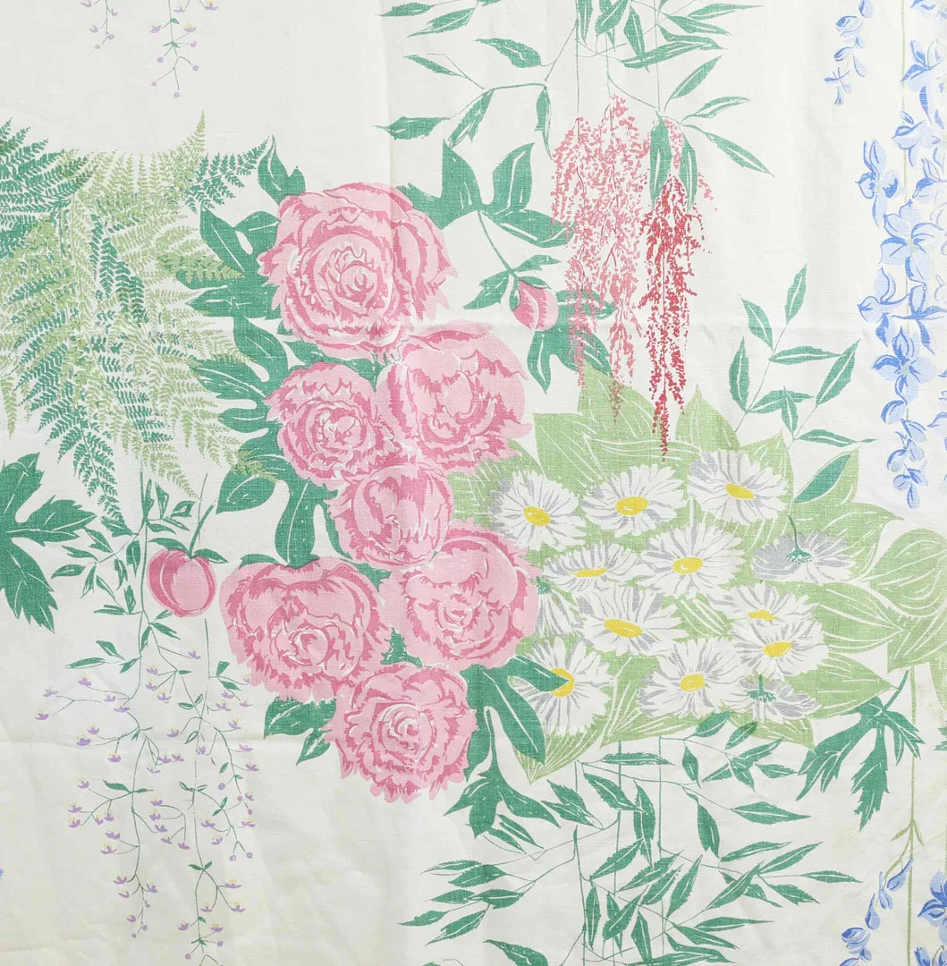 SVEN ERIK SKAWONIUS (1908-1981). Gardiner, 2 st, "July", handtryckt linne, NK:s textilkammare, omkring 1900-talets mitt. — Textiles — Hälsinglands Auktionsverk
