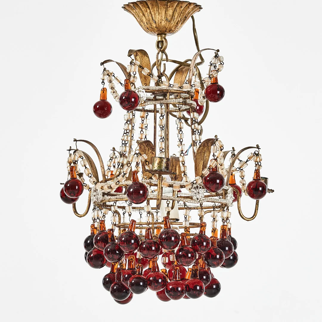 LJUSSKRONA, 1900-tal, behängd med orange/röda prismor. — Ceiling lights — Stockholms Auktionsverk Magasin 5