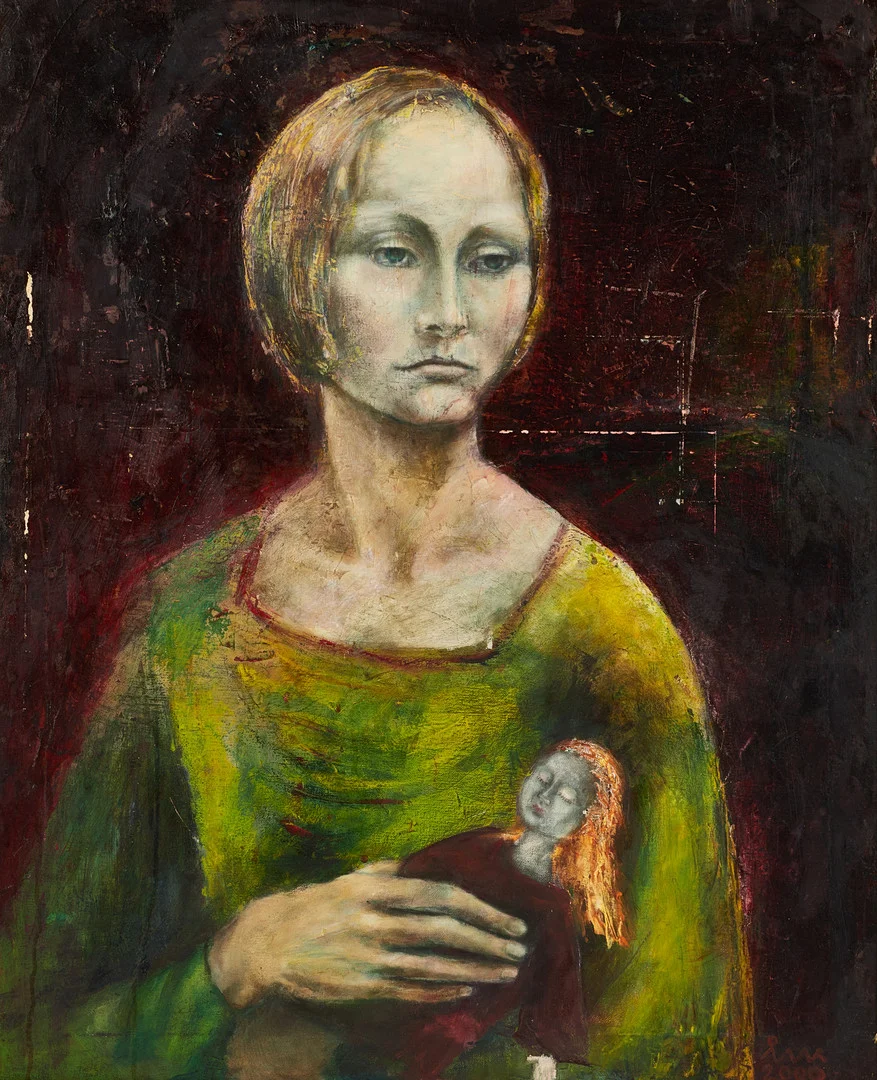 OIDENTIFIERAD KONSTNÄR. Kvinna med docka, signerad och daterad 2000, olja på duk. — Paintings — Crafoord Auktioner Stockholm