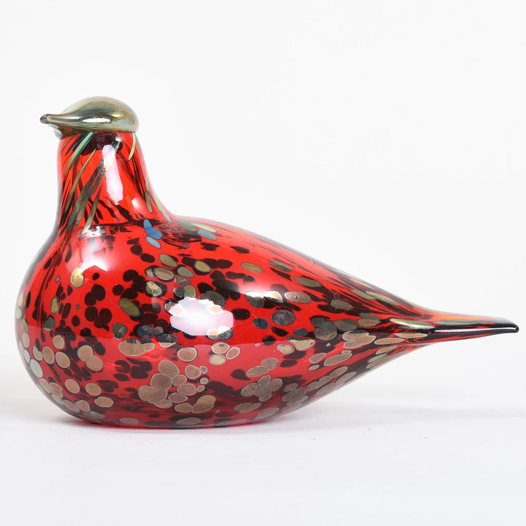 OIVA TOIKKA. Glasfugl, "Rubiinilintu", signeret O. Toikka Nuutajärvi. — Art glass — Sørensen Auktioner