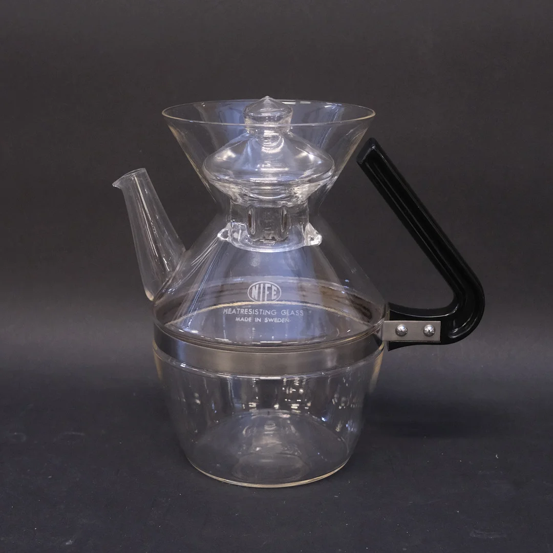 KAFFEKANNA, GLAS, "FILTRA", NIFE, 1960-TAL. — Miscellaneous — Björnssons Auktionskammare