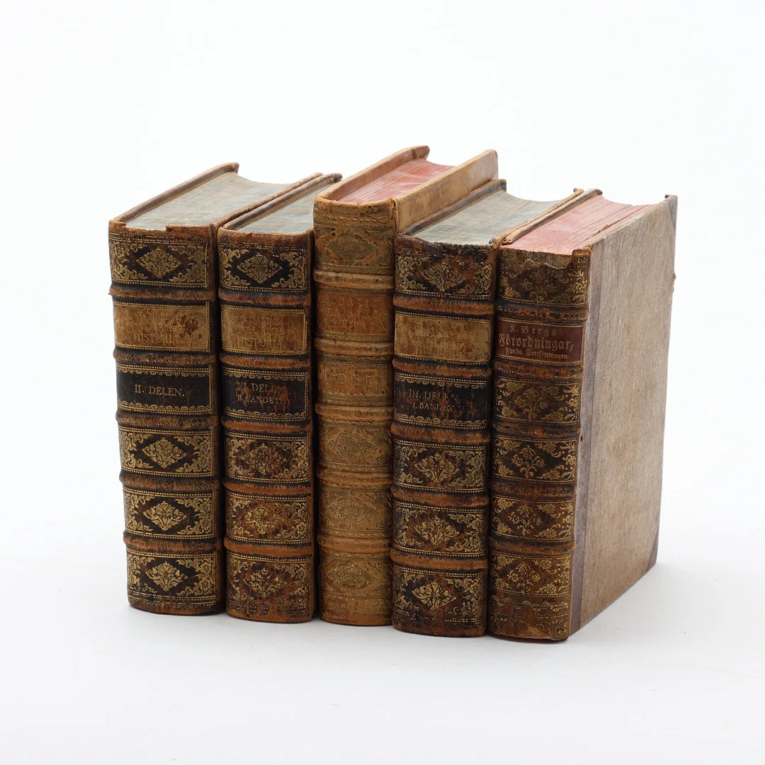 BÖCKER 5 volymer "Svea rikes historia" samt "Förordningar". — Books — Uppsala Auktionskammare