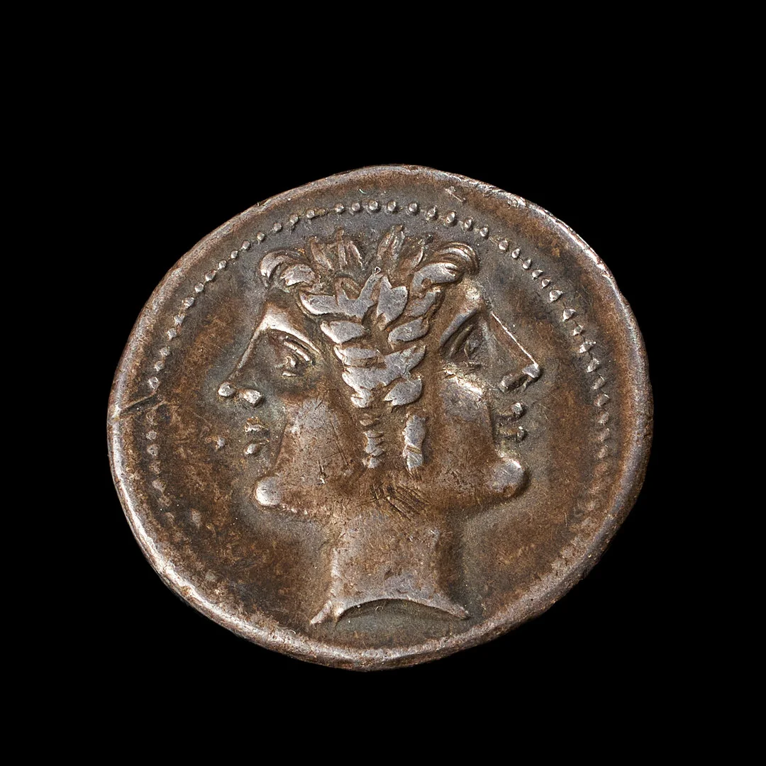 SILVERMYNT, romersk republik, didradrakma, åtsidan med Janus Jupiter frånsidan med quadrigatus, ca 241-215 f Kr. — Coins & Banknotes — Stockholms Auktionsverk Sickla