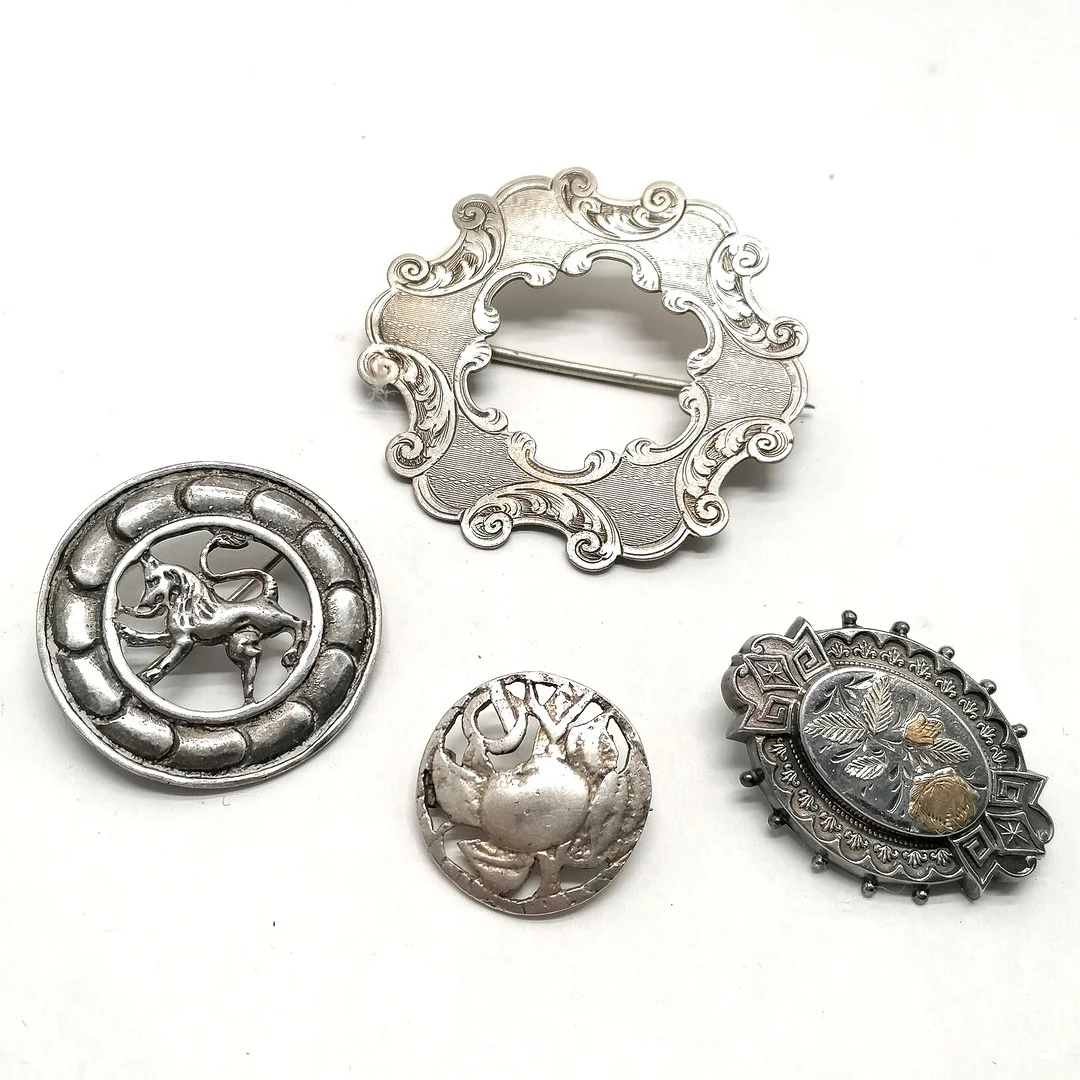 4 X SILVER BROOCHES INC ANTIQUE. — Brooches & Pendants — Acreman St Auctioneers & Valuers