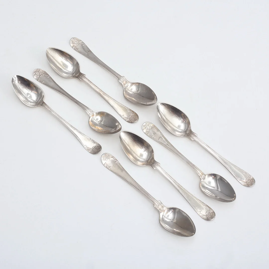 KAFFESKEDAR, 8 st silver, 117 gram, "Gammelfransk", 1800/ 1900-tal. — Silver — Auktionshuset Thelin & Johansson