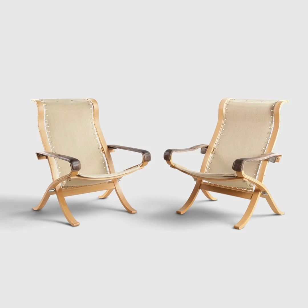 INGMAR RELLING. To lænestole. "Flex" foldbar lænestol. Armlæn i læder. Udført for Westnofa. (2). — Armchairs & Chairs — Woxholt Auktionshus