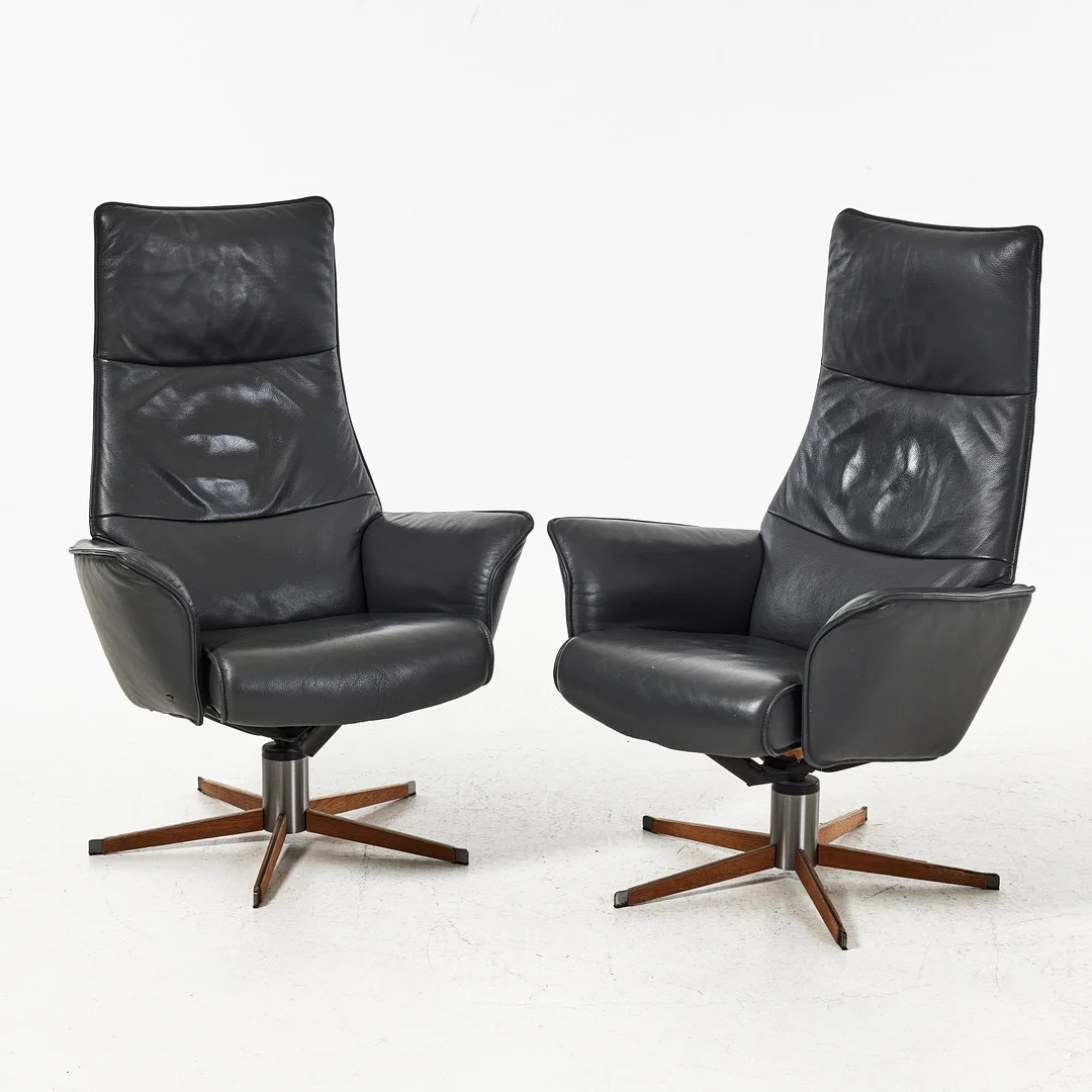 SNURRFÅTÖLJER, 1 par, BD Möbler, Finland. — Armchairs & Chairs — Stockholms Auktionsverk Magasin 5