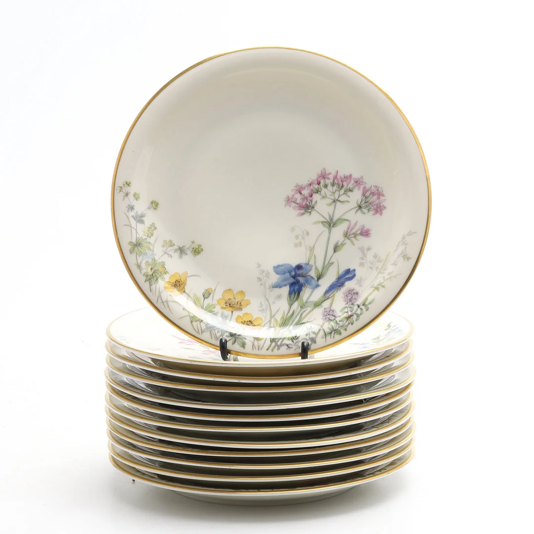 ASSIETTER, porslin. K&A Krautheim, Bavaria, Tyskland. — Tableware — Crafoord Auktioner Malmö