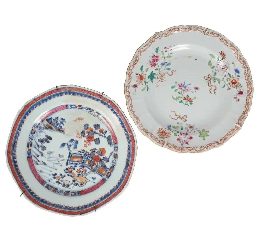 Two Chinese porcelain plates, Qianlong (2) — Hobby and collectibles/Asian art — Lauritz