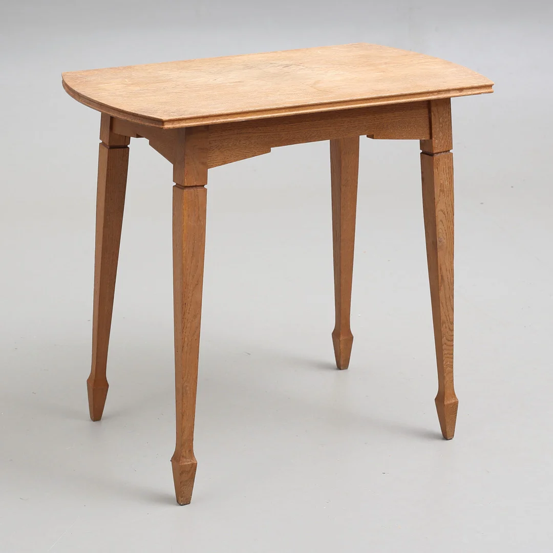 FÖNSTERBORD, ek, jugend, 1900-tal. — Tables — Auktionshuset Thelin & Johansson