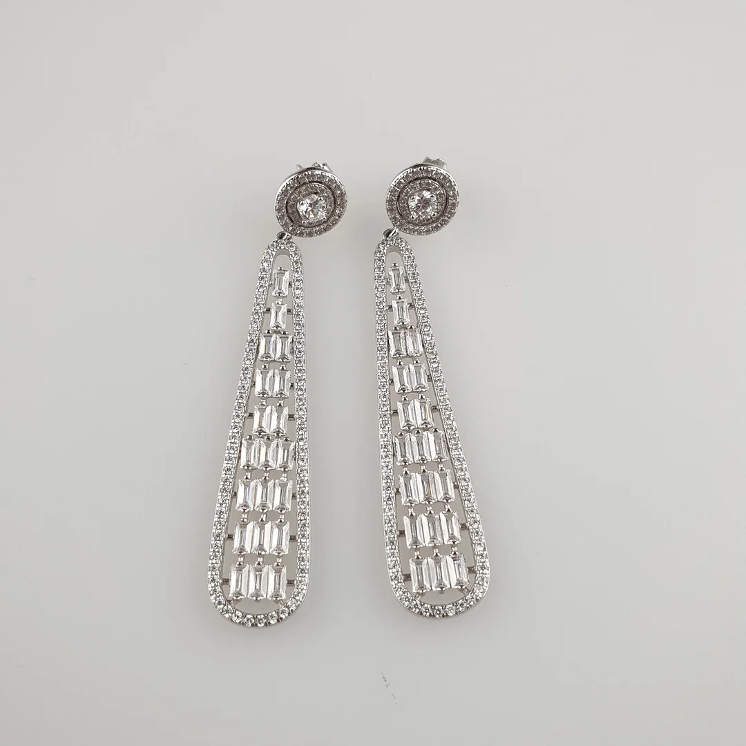 Paar ART-DÉCO-OHRHÄNGER mit Swarovski-Steinen - 925er Silber. — Earrings — Auktionshaus Blank