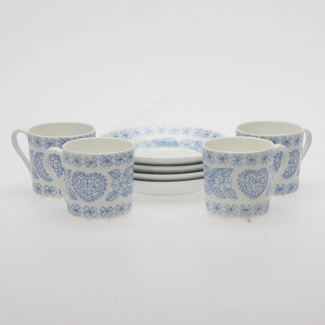 STIG LINDBERG. KAFFEKOPPAR & FAT, porslin, 4 par "Boro" Gustavsberg. — European — Örebro Stadsauktioner