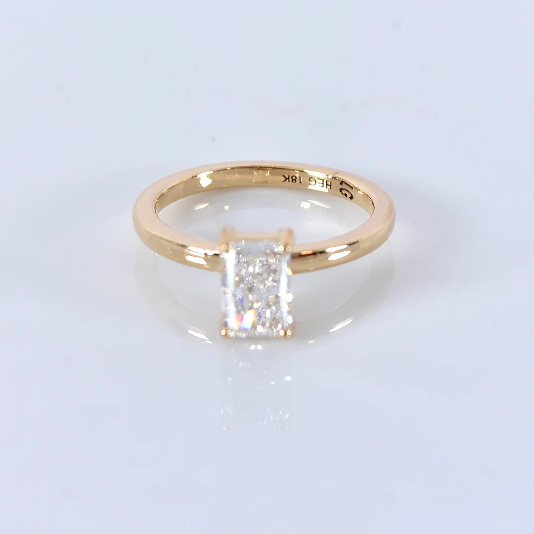 DIAMANTRING, 1,01ct, 18K, IGI Cert Labgrown. — Rings — Halmstads Auktionskammare