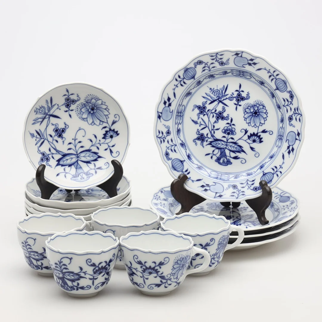 KAFFESERVISDELAR, 16 delar, lökmönstret, Meissen. — European — Borås Auktionshall