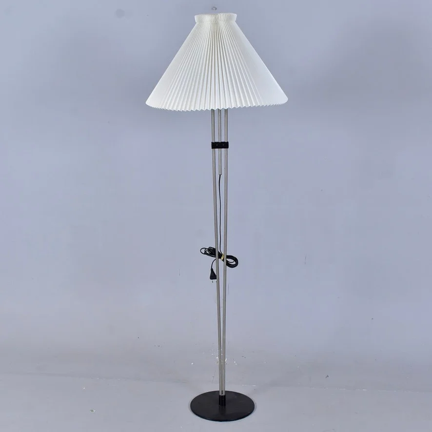 GOLVLAMPA, stål med handvikt plastskärm, Le Klint 310. — Floor lights — Halmstads Auktionskammare