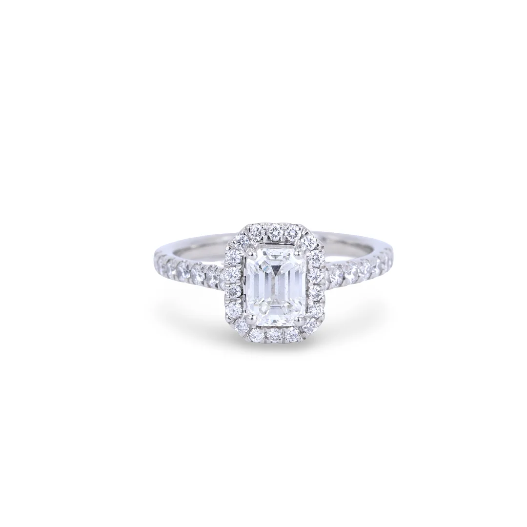 PLATINUM DIAMOND SET RING. — Rings — Chalkwell Auctions