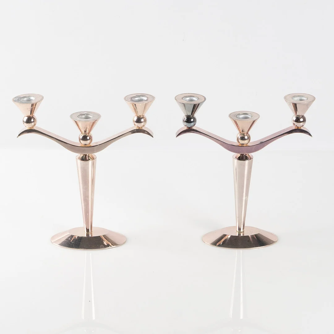 KANDELABRAR, ett par, metall, 19/2000-tal. — Table Lamps — Stockholms Auktionsverk Helsingborg