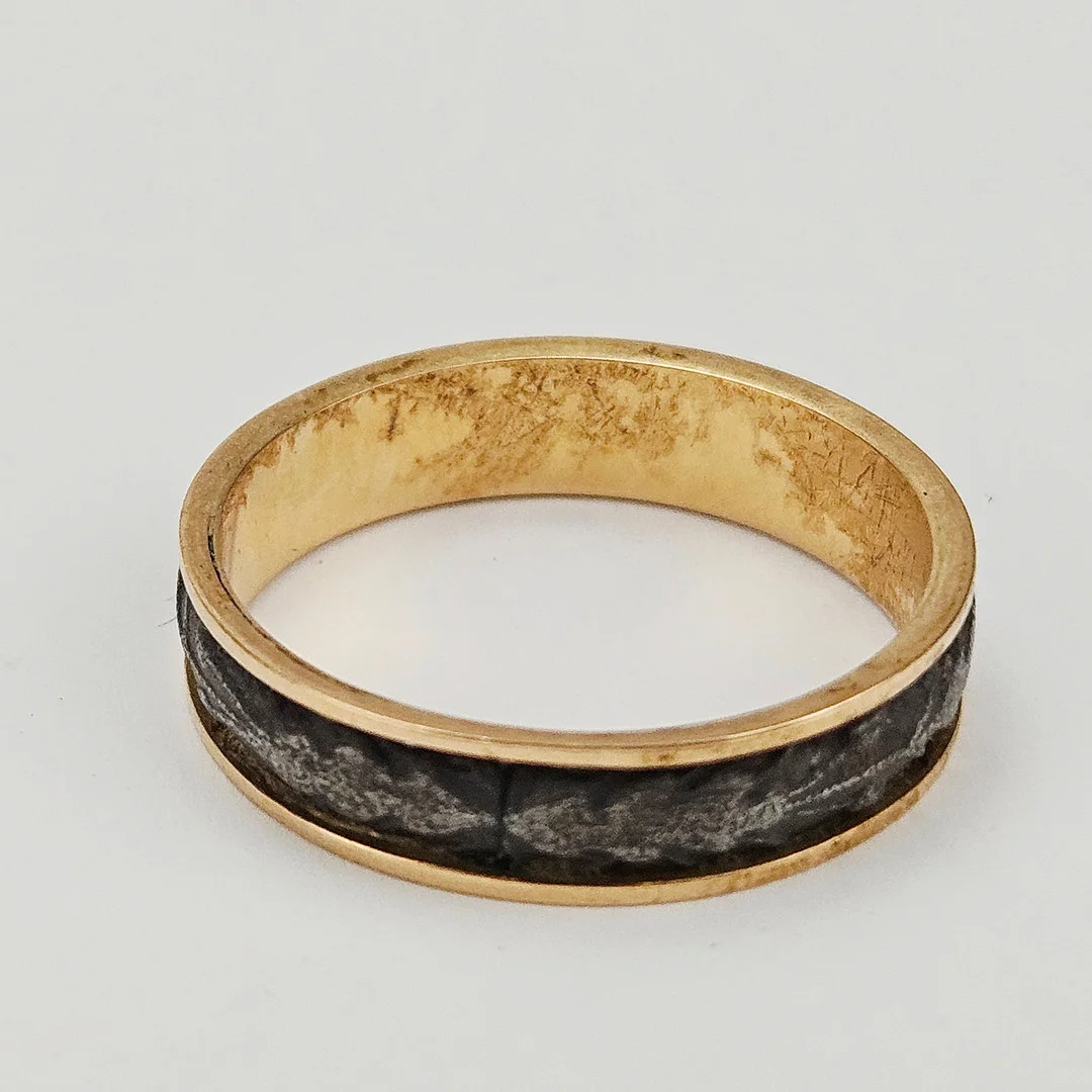 INGENJÖRSRING, guld, 18K och vitmetall, total vikt ca. 3,9 gram. — Rings — Auktionshuset Thörner & Ek
