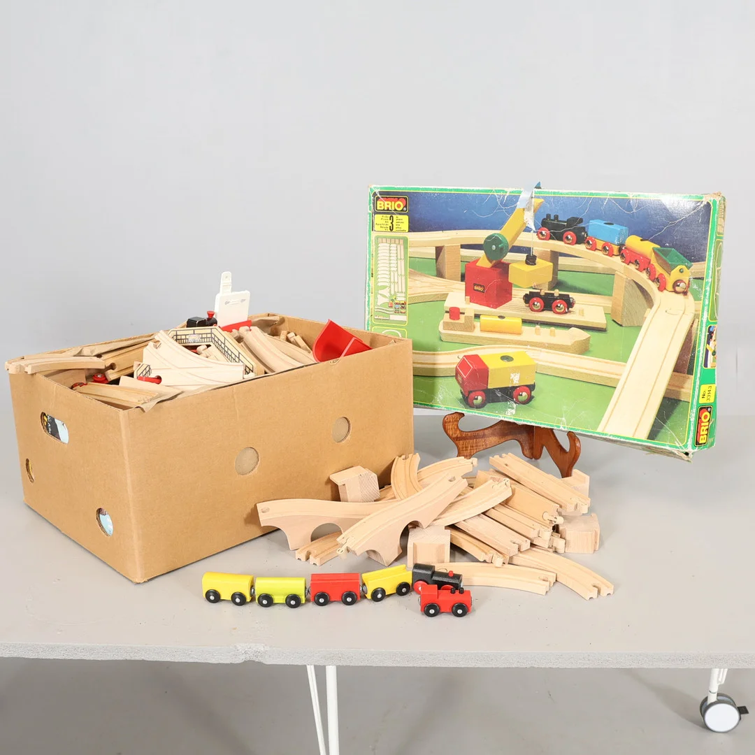 TÅGBANA främst BRIO samt IKEA. — Toys — Höörs Auktionshall
