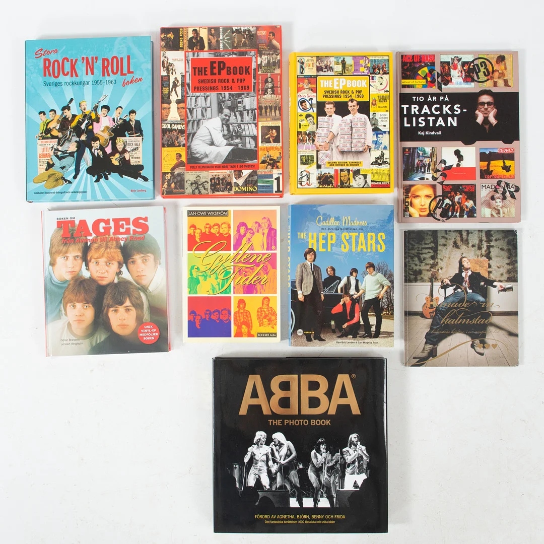 BÖCKER. Musiklitteratur, 9 st. Bl.a Abba, Tages, Hep Stars, Gyllene tider mm. — Books — Laholms Auktionskammare