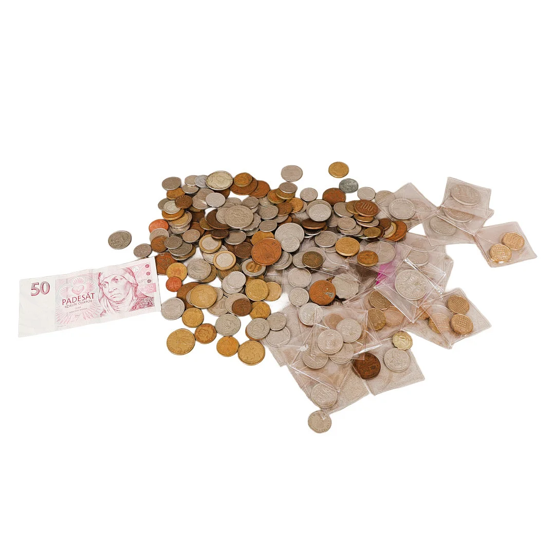 COLLECTION OF WORLD COINS (QTY). — Coins & Banknotes — Bishop & Miller