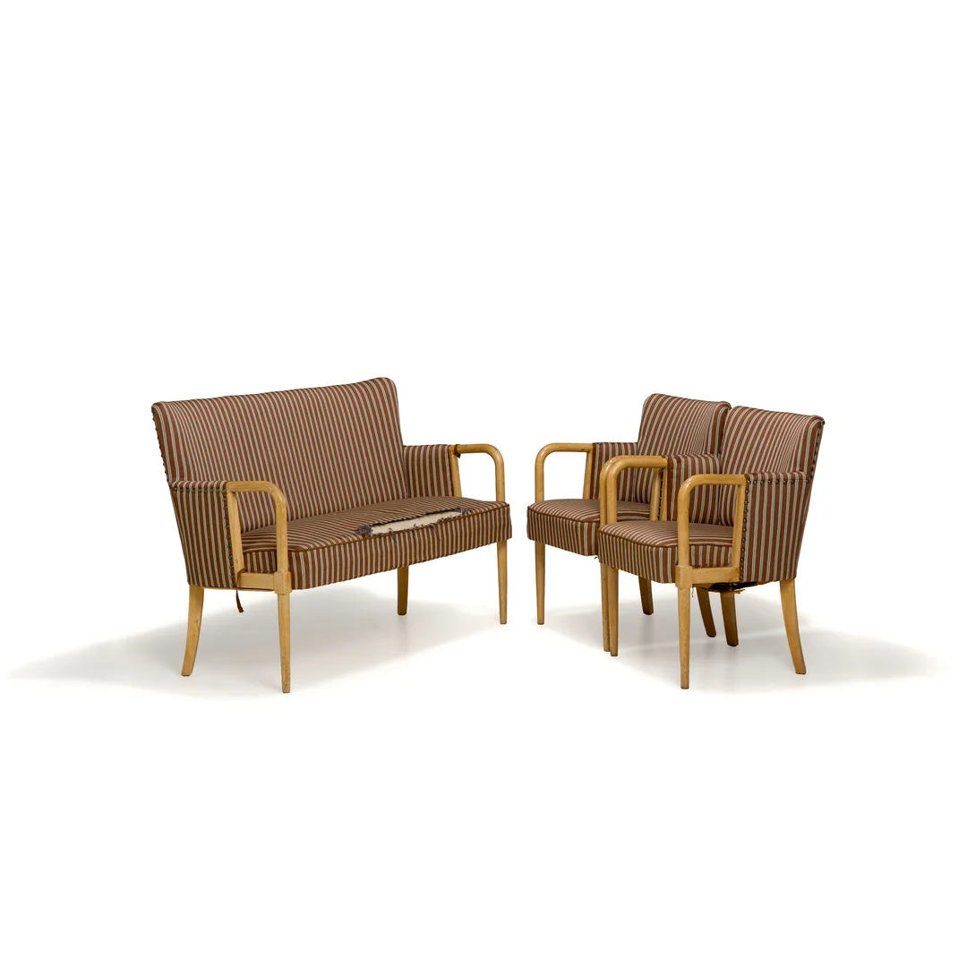 Stoler og sofa — Stoler og sofa — Gjenstand/Moderne møbler og design — Blomqvist