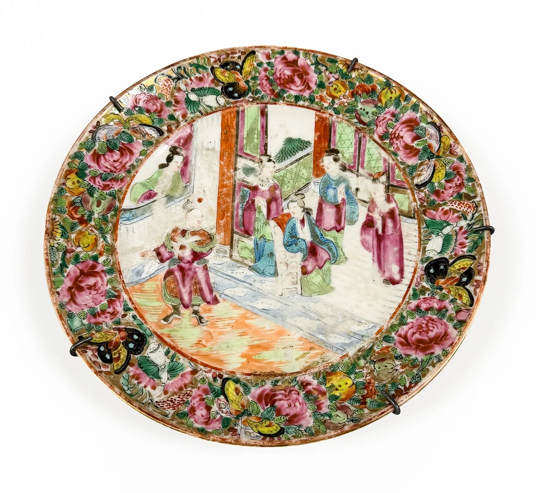 TALLRIK, Kanton, Kina, 17/1800-tal. — Ceramics & Porcelain — Auktionshuset STO Bohuslän