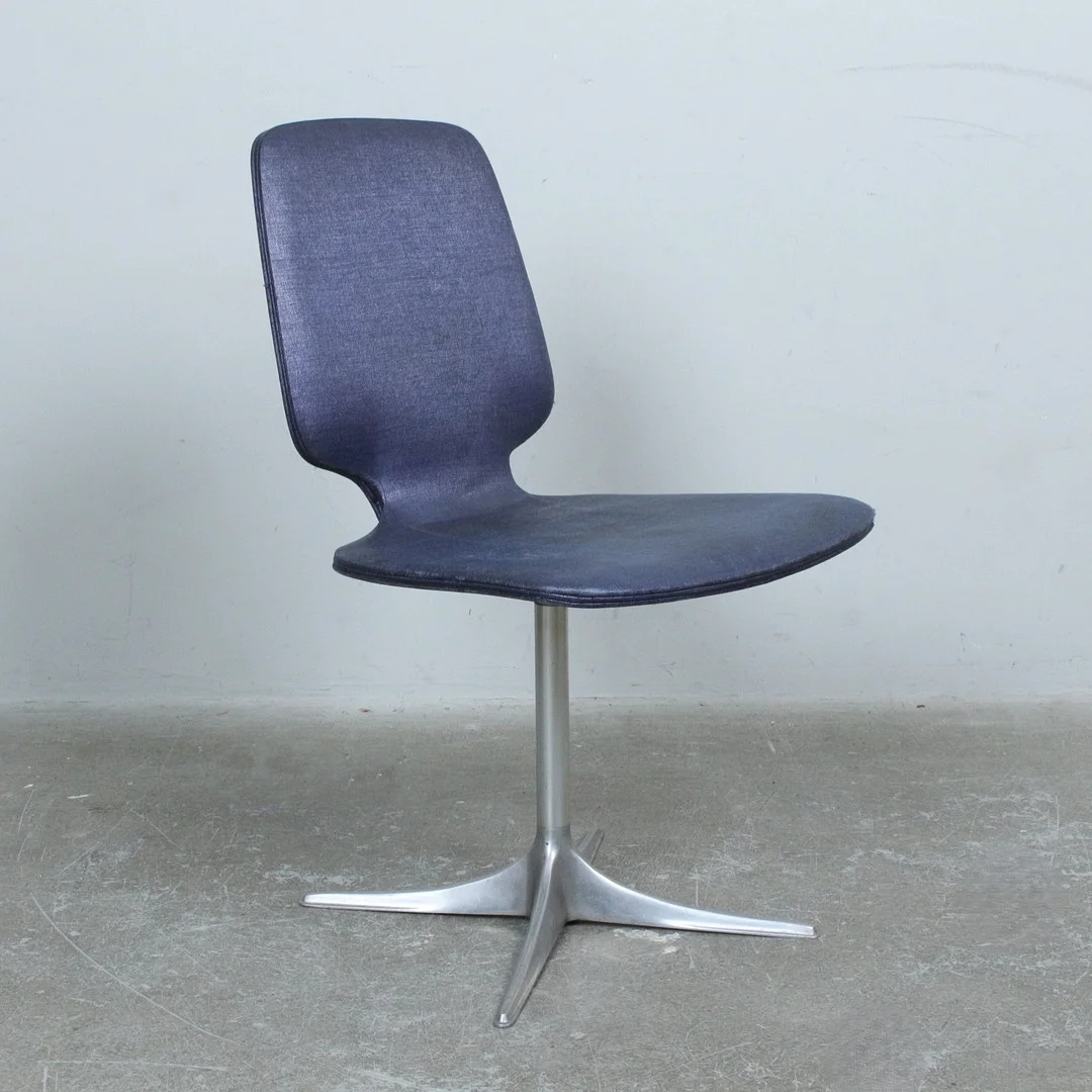 HORST BRÜNING. Stuhl mit Drehfunktion, COR. — Armchairs & Chairs — Stockholms Auktionsverk Düsseldorf/Neuss