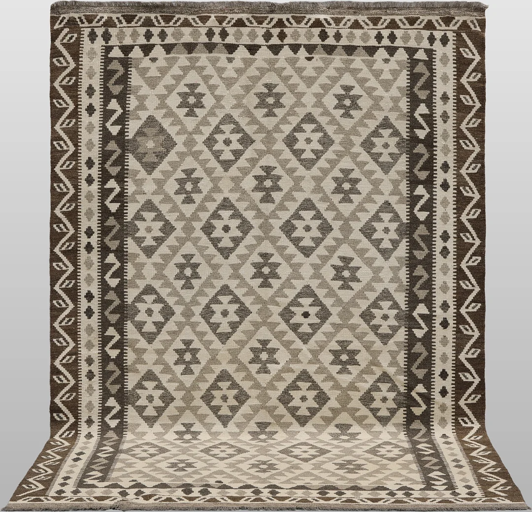 ORIENTMATTA, kelim, handvävd, naturfärgad, ca 240 x 172 cm. — Oriental Carpets & Textiles — Skandia Auktion